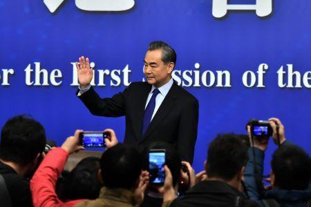 3月8日上午，中国外交部长王毅在北京举行记者会，就“中国外交政策和对外关系”回答中外记者提问。（人民网记者 翁奇羽 摄）